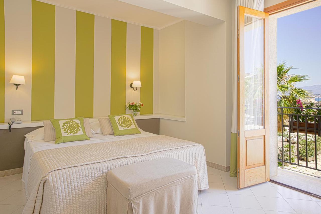 Hotel Al Madarig Castellammare del Golfo Esterno foto