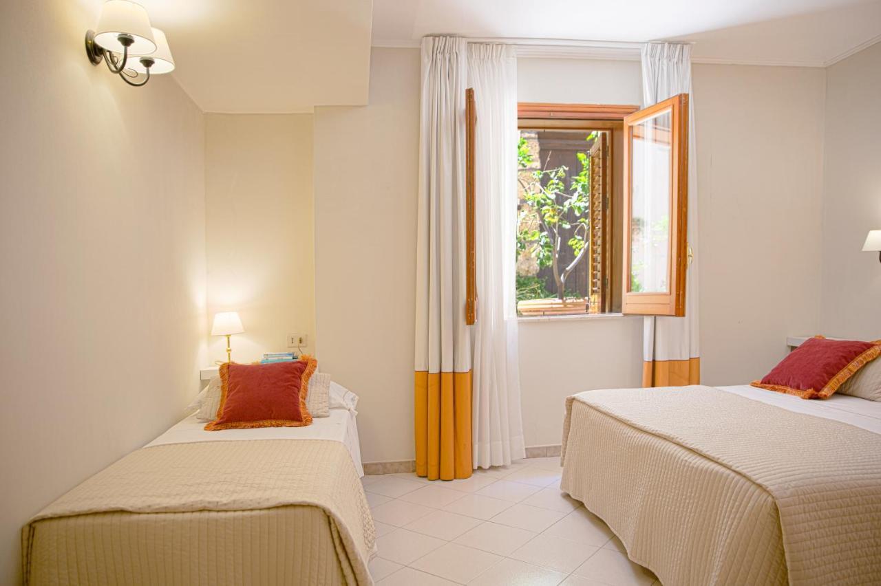 Hotel Al Madarig Castellammare del Golfo Esterno foto