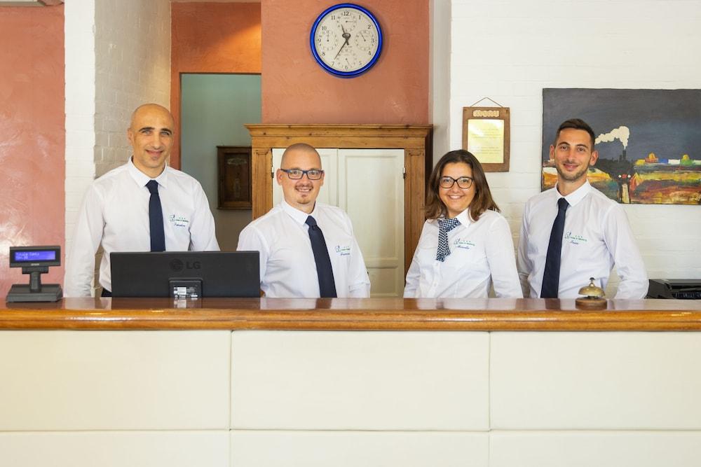 Hotel Al Madarig Castellammare del Golfo Esterno foto