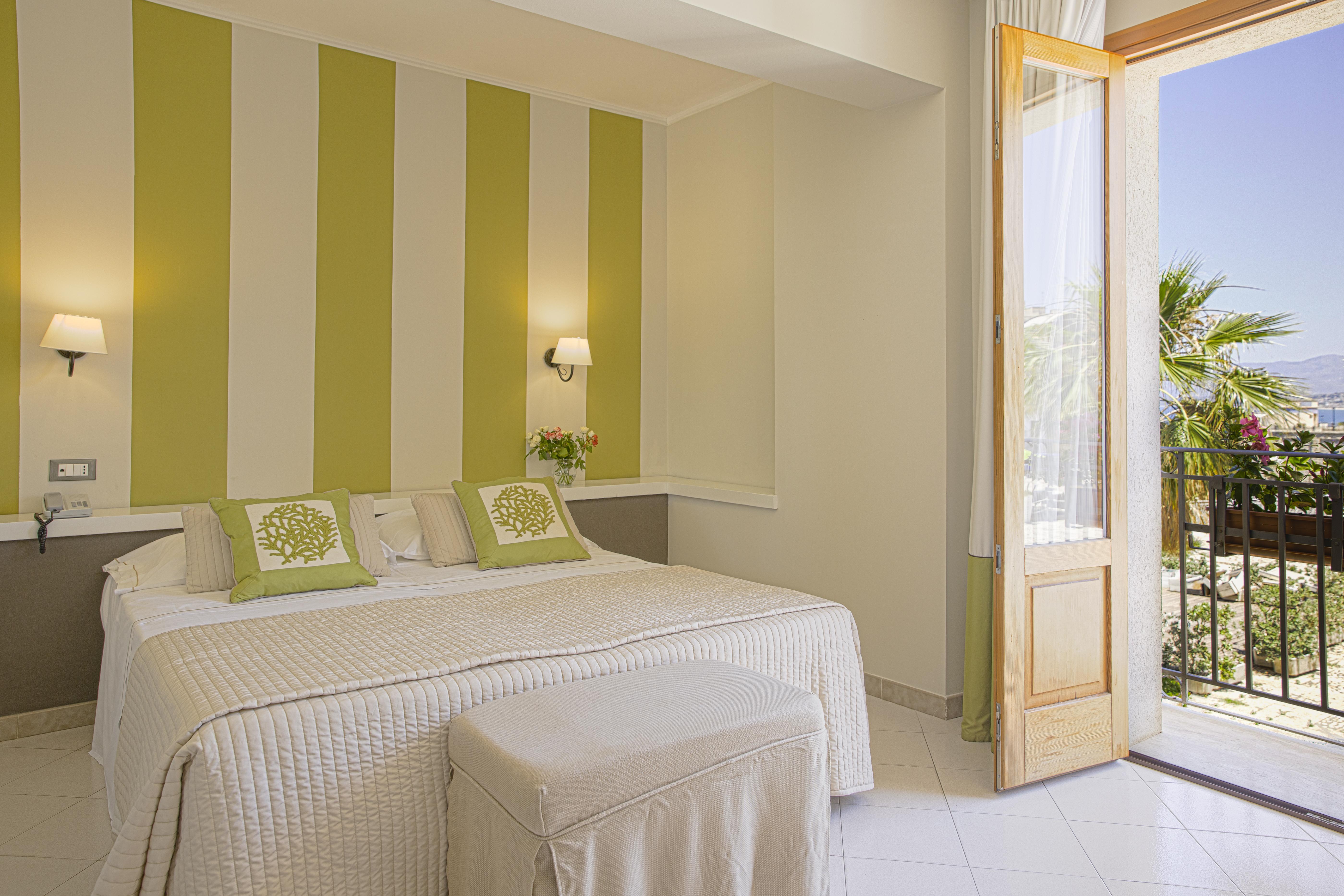 Hotel Al Madarig Castellammare del Golfo Esterno foto