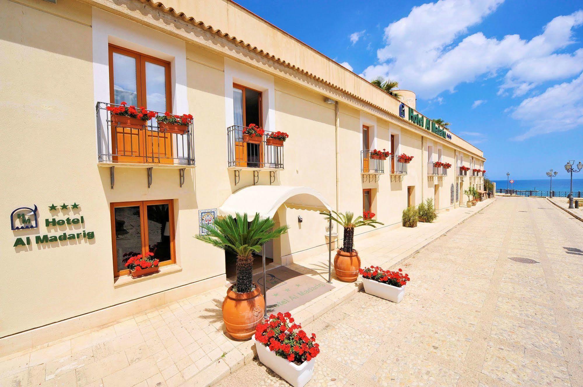 Hotel Al Madarig Castellammare del Golfo Esterno foto